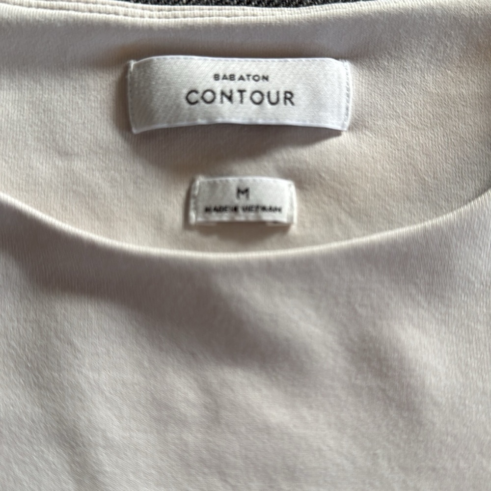 Aritzia Babaton | Contour Crop Shirt - Picture 6 of 8